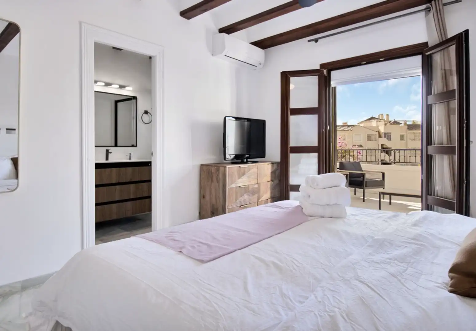 Habitación de Casa adosada en venta en Marbella con Aire acondicionado, Jardín privado y Terraza