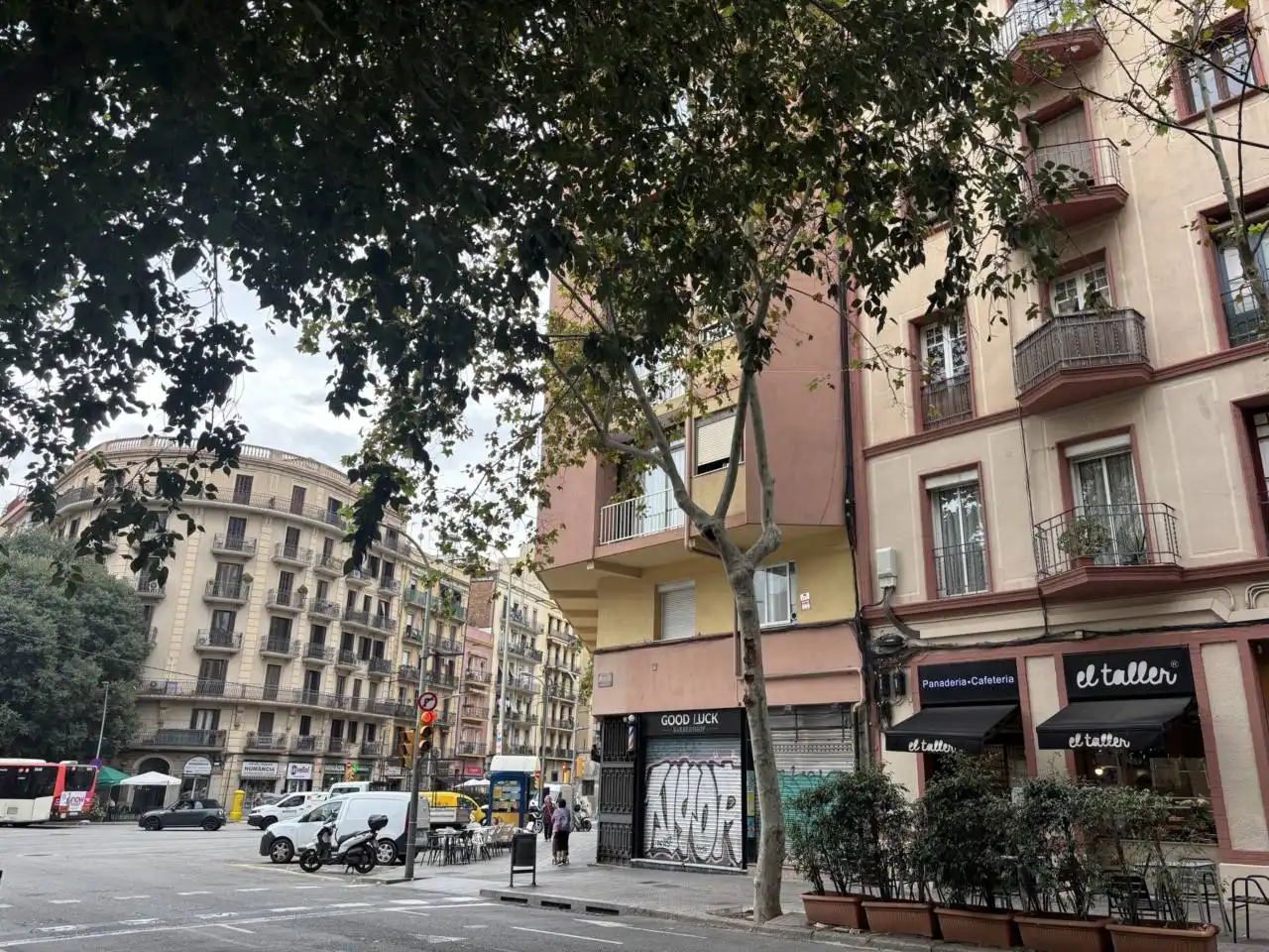 Außenansicht von Büro zur Miete in Barcelona mit Alarm