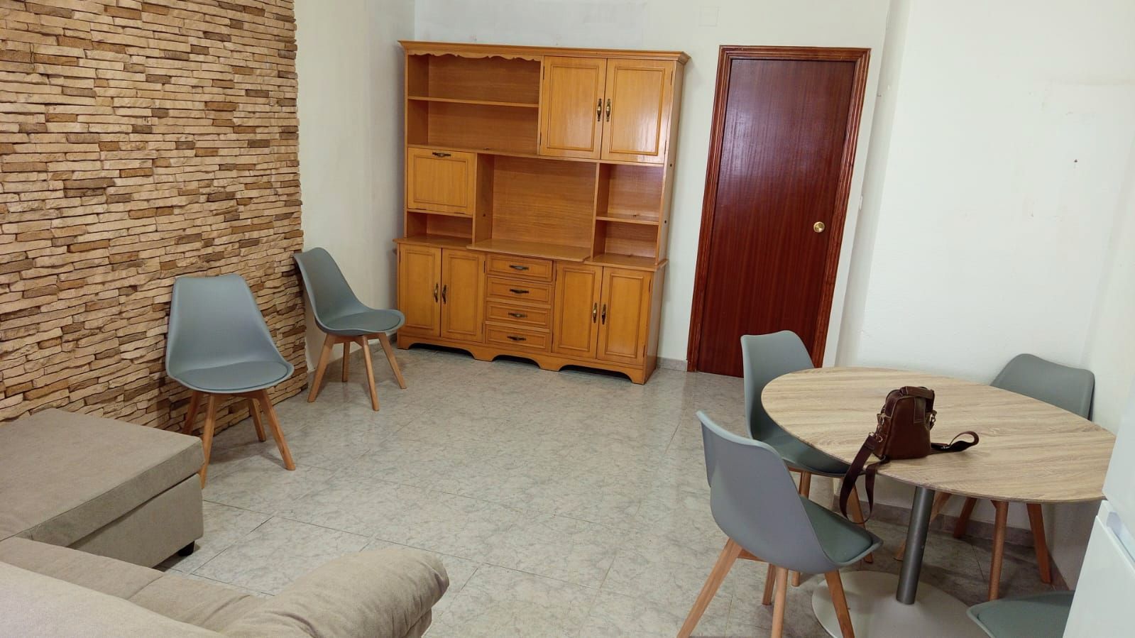 Sala d'estar de Pis de lloguer en Villargordo del Cabriel amb Moblat, Forn i Rentadora