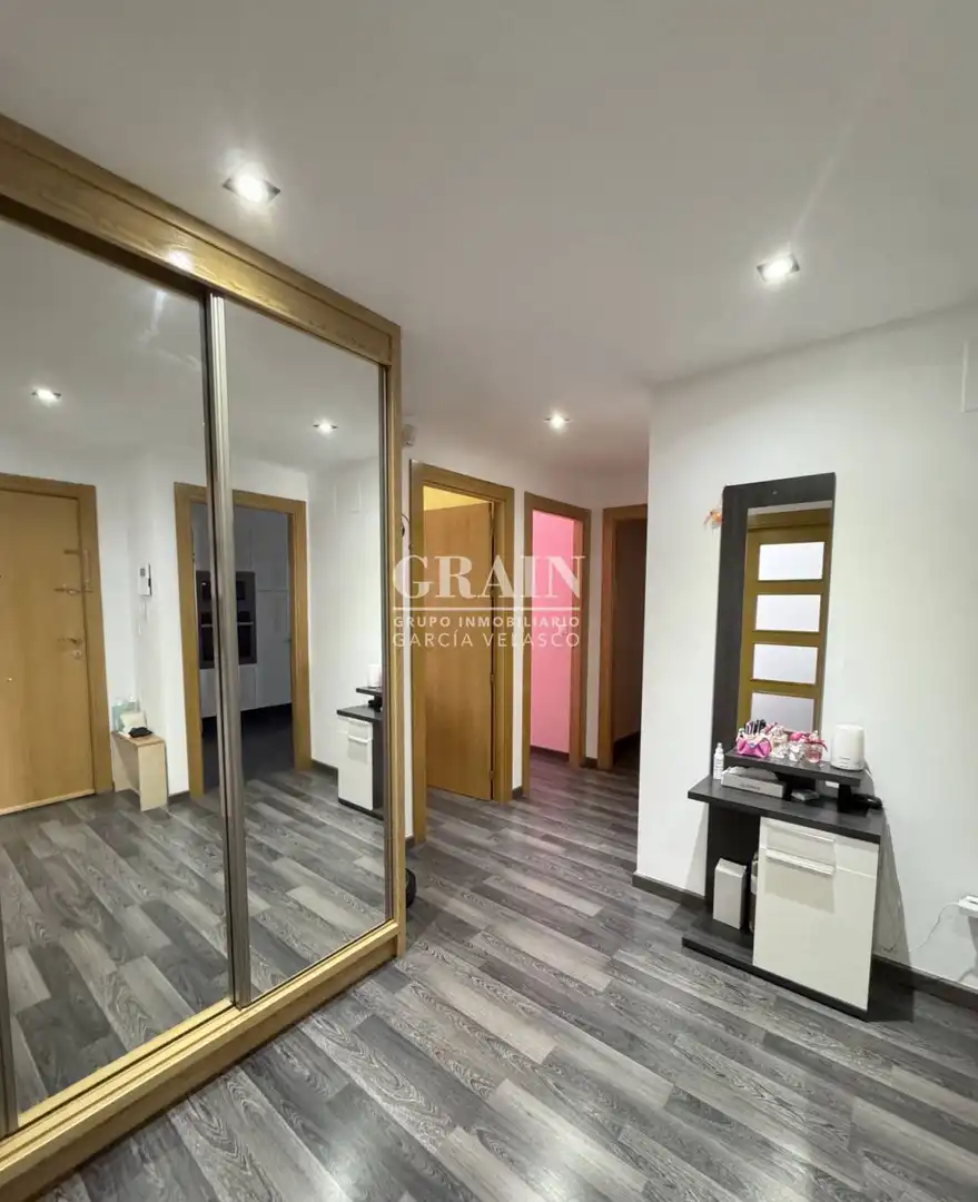 Flat for sale in Albacete  with Air Conditioner, Heating and Storage room