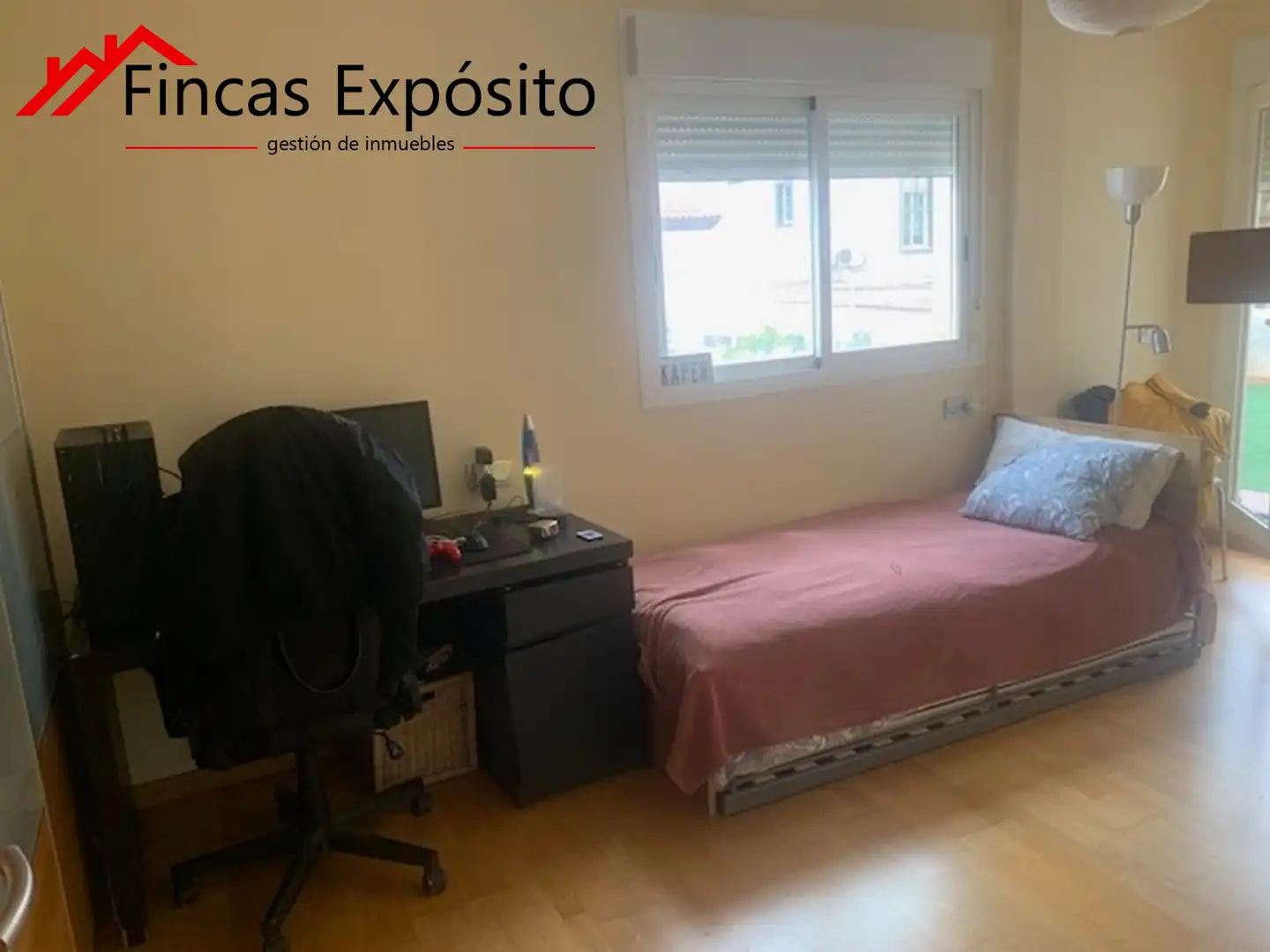 Bedroom of Detached homes for sale in Málaga  with Air Conditioner, Terrace and Storage room