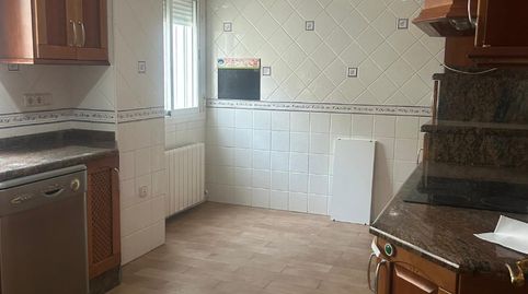 Foto 2 de Piso en venta en Paseo de España, Renfe - Bulevar 1ª y 2ª Fase, Jaén Capital