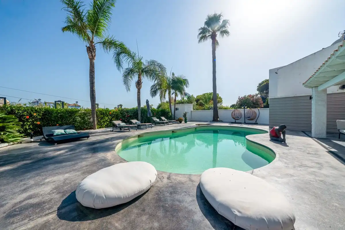 Piscina de Casa o xalet en venda en Casares amb Aire condicionat, Jardí privat i Terrassa