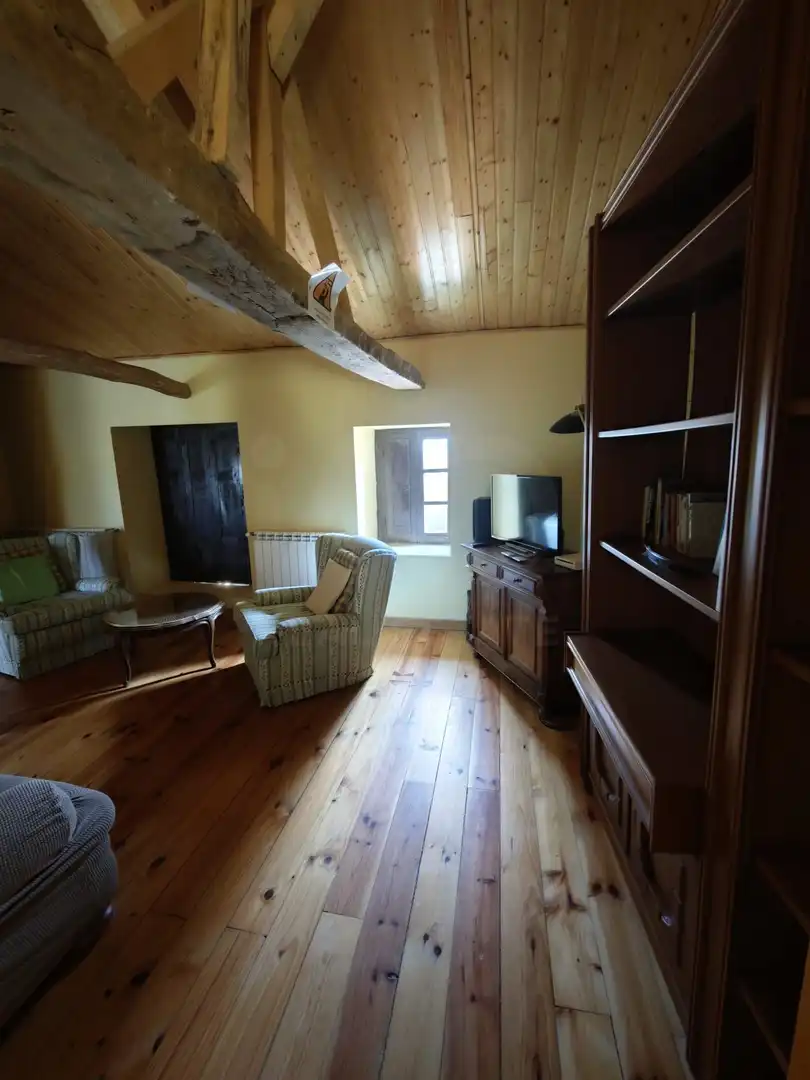 Sala d'estar de Finca rústica en venda en Matadeón de los Oteros amb Calefacció