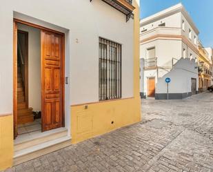 Exterior view of Attic for sale in  Sevilla Capital  with Air Conditioner, Terrace and Balcony