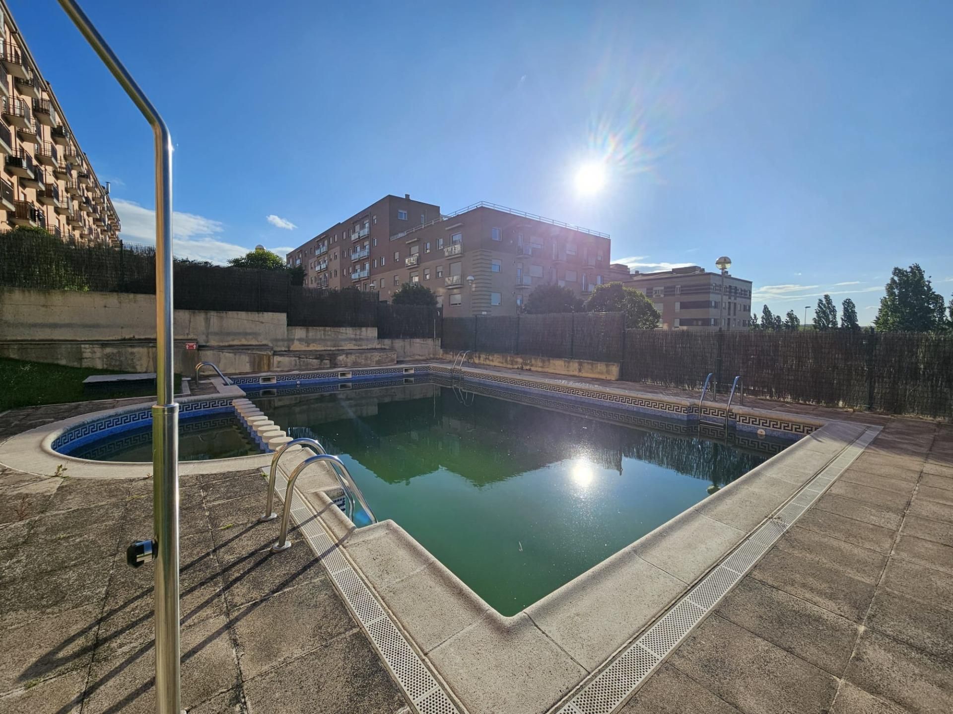 Piscina de Piso en venta en Salamanca Capital con Calefacción, Jardín privado y Balcón