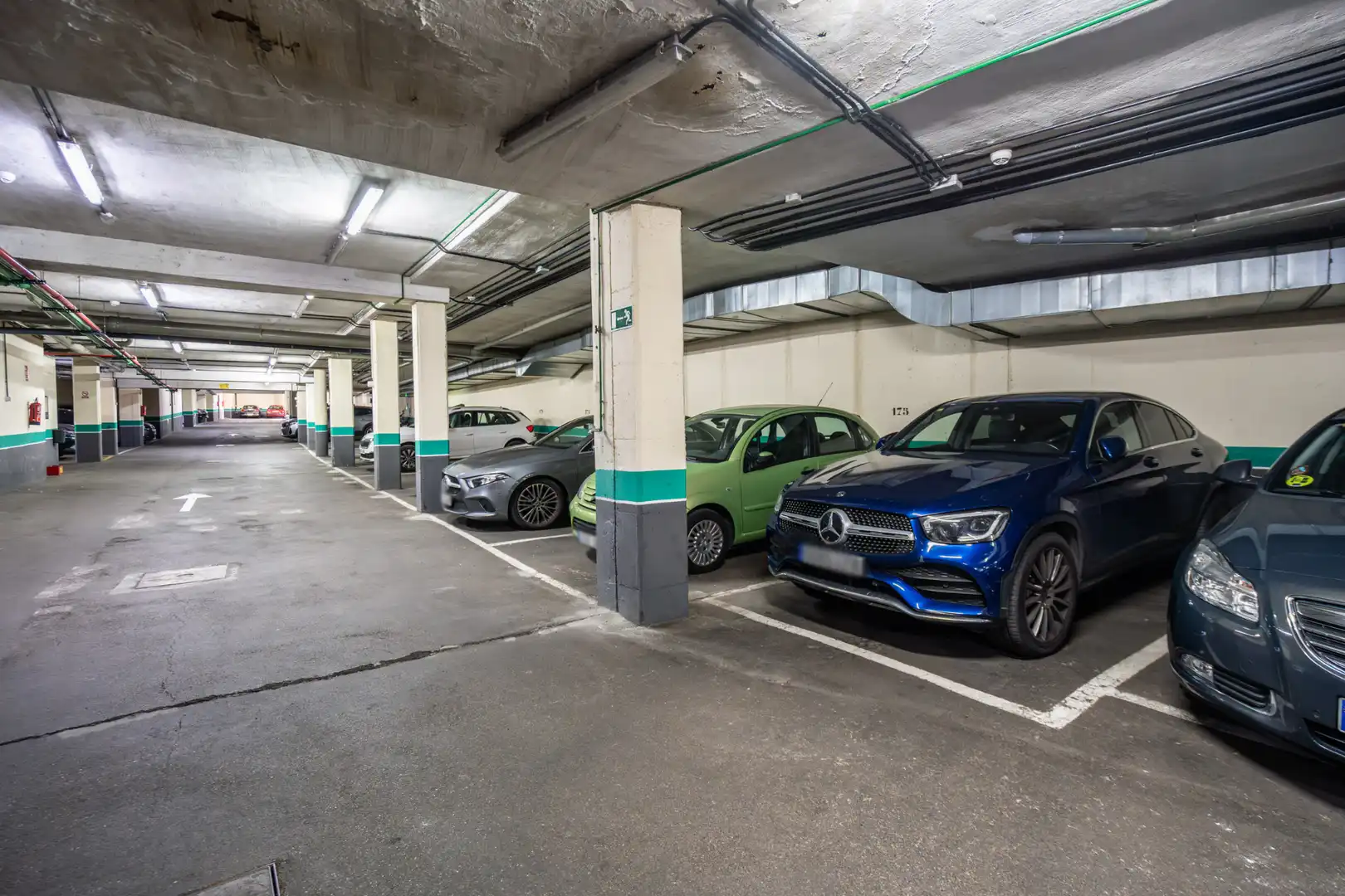 Parking de Piso en venta en Las Rozas de Madrid con Calefacción, Terraza y Trastero