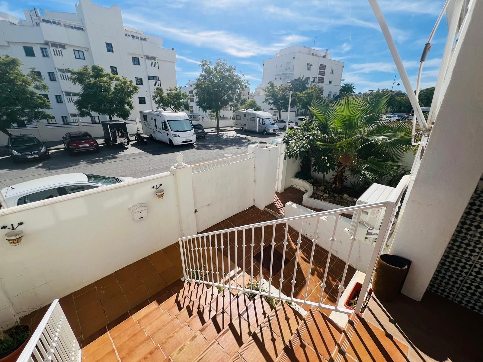 Vista exterior de Casa adosada en venta en Torremolinos con Aire acondicionado, Calefacción y Jardín privado