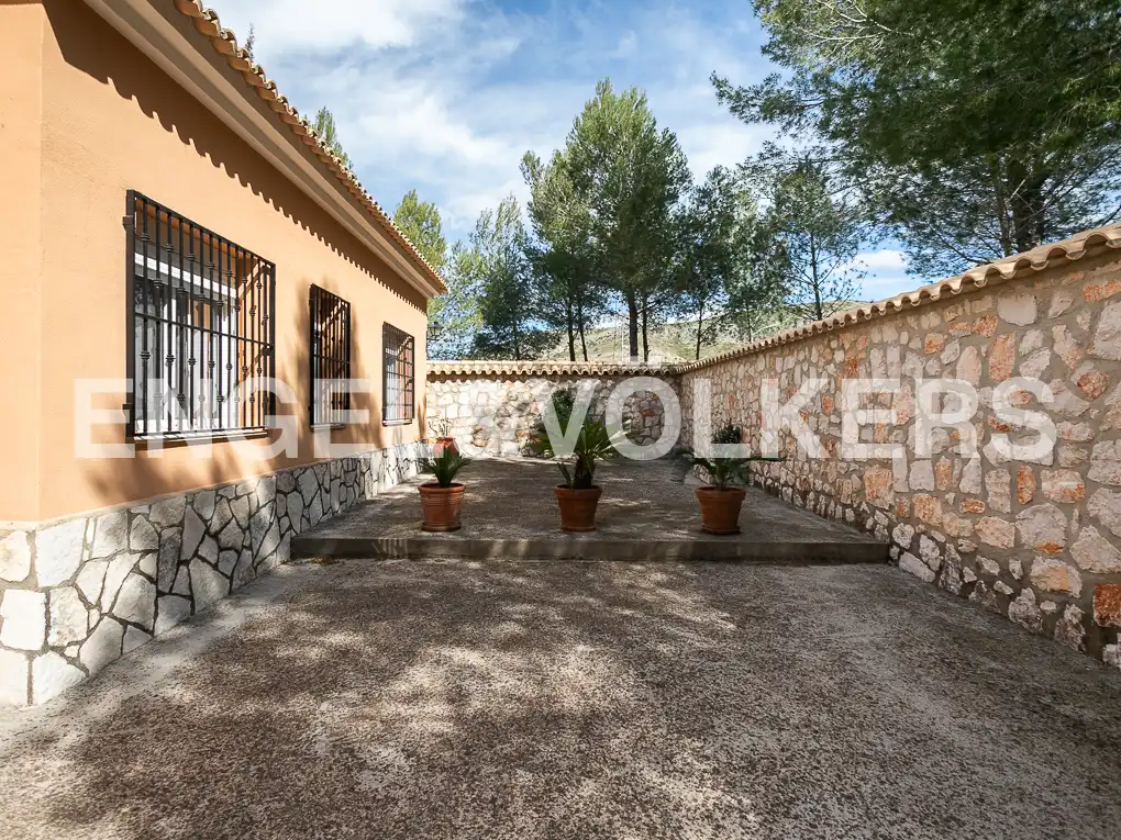 Vista exterior de Casa o xalet en venda en Carcaixent amb Calefacció, Jardí privat i Terrassa