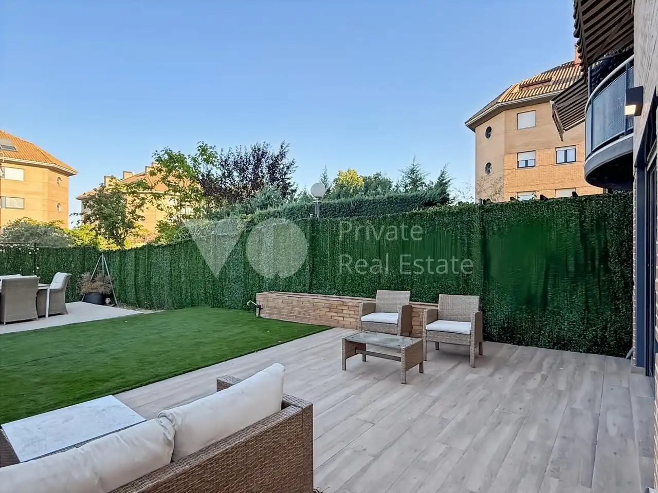 Terrasse von Erdgeschoss zum Verkauf in Boadilla del Monte mit Klimaanlage, Heizung und Privatgarten