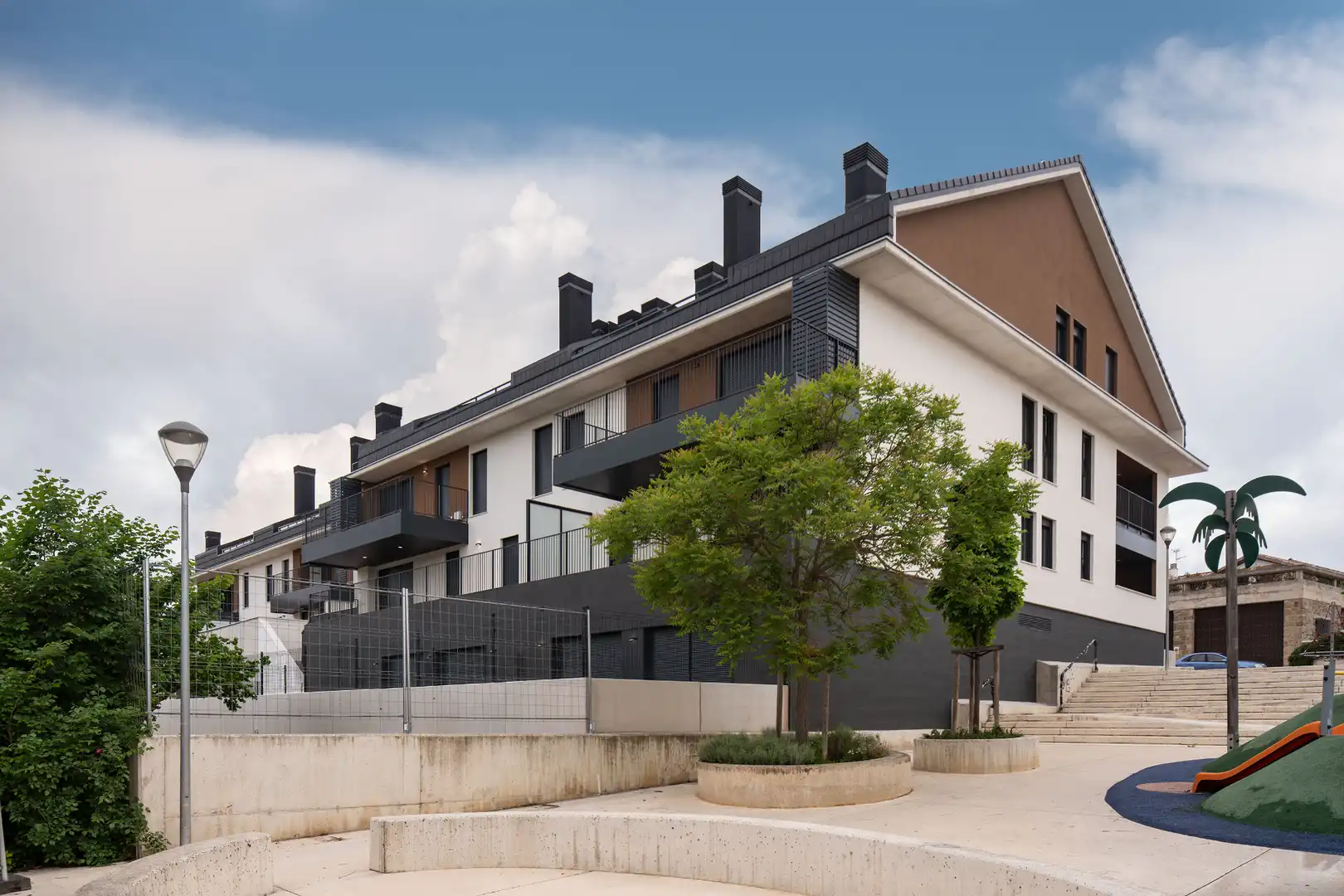 Vista exterior de Planta baja en venta en Zizur Mayor / Zizur Nagusia con Calefacción, Terraza y Horno