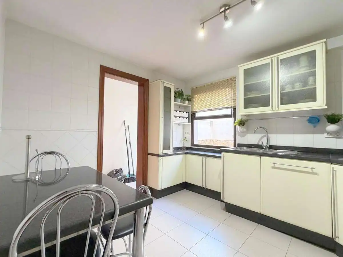 Cocina de Casa adosada en venta en Argana Alta - Maneje