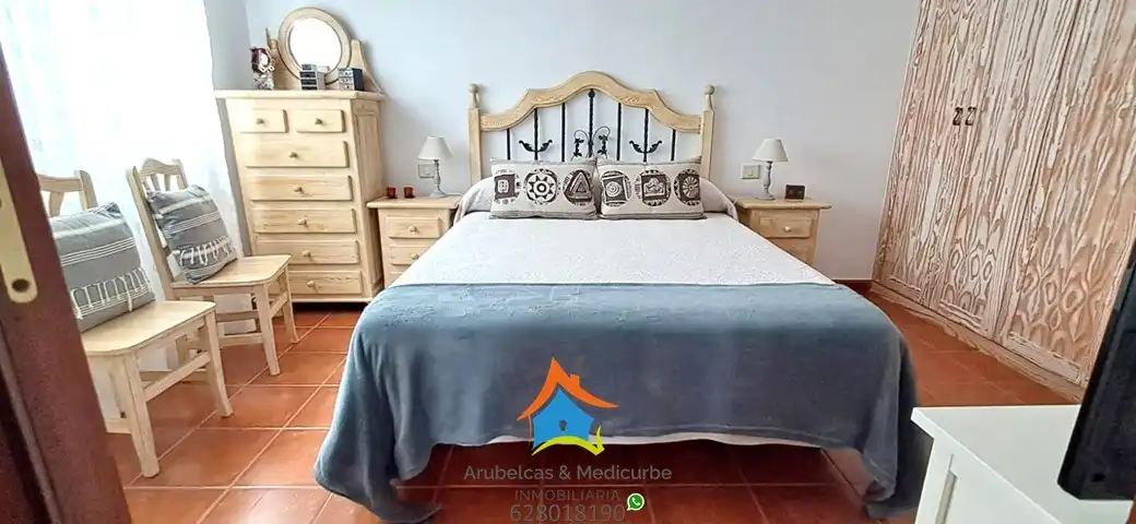 Schlafzimmer von Einfamilien-Reihenhaus zum Verkauf in Arucas mit Ofen, Mikrowelle und Balkon
