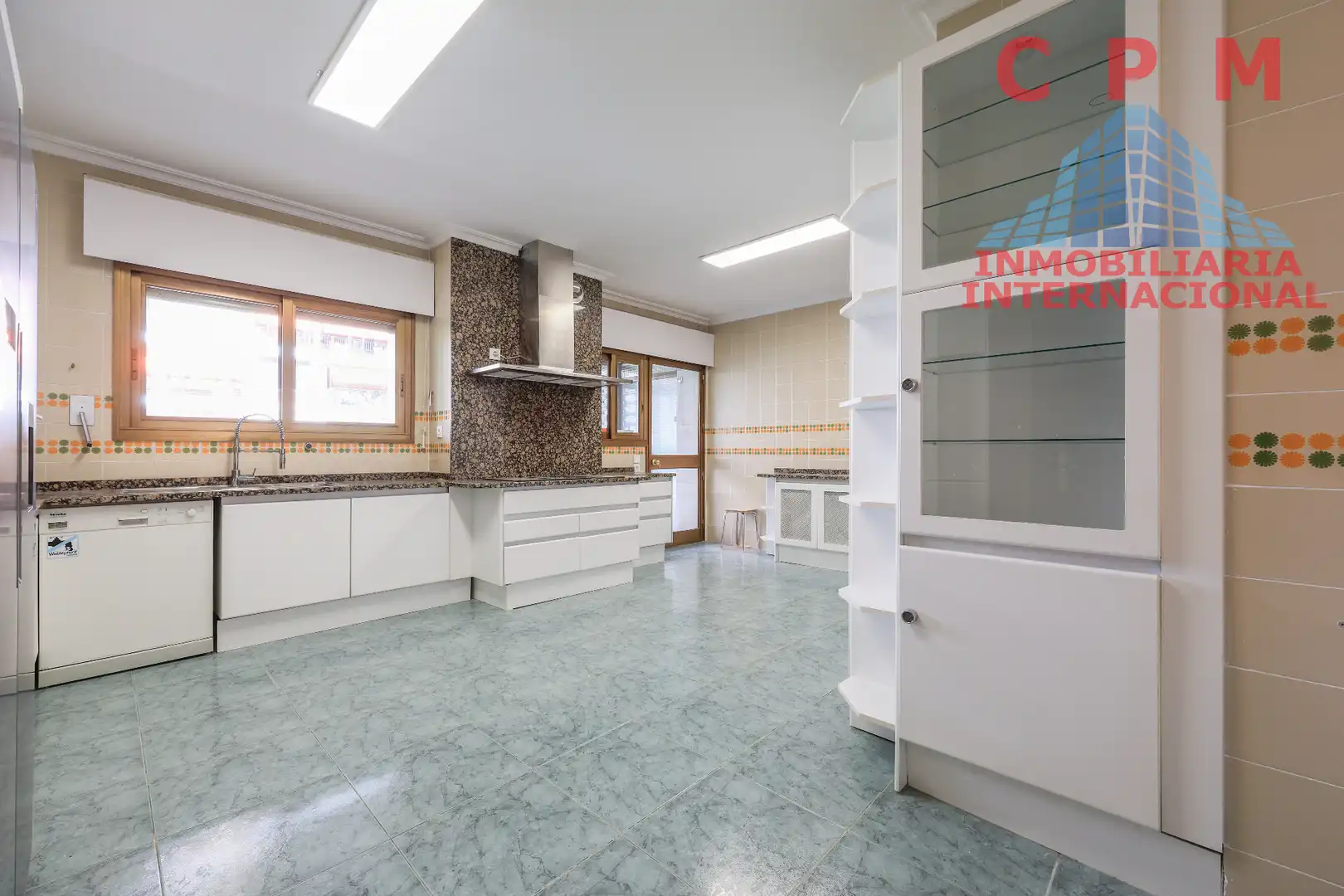 Küche von Wohnung zur Miete in Madrid mit Klimaanlage, Heizung und Parkett