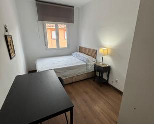 Dormitori de Apartament per a compartir en  Madrid Capital amb Forn, Rentadora i Microones