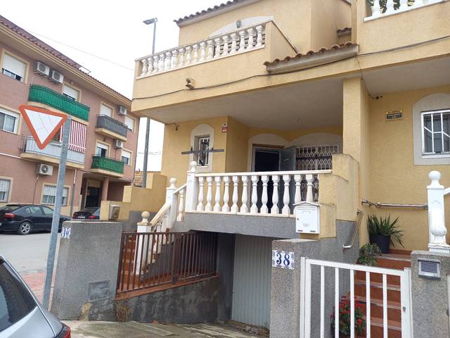 Casa adosada en Venta en C/ Maestro Serrano en Ceutí