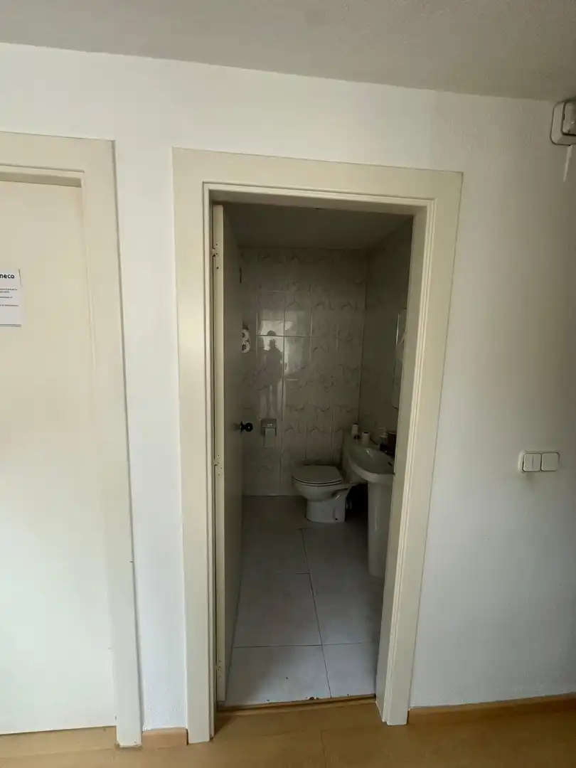 Badezimmer von Büro zum Verkauf in Murcia mit Klimaanlage, Heizung und Möbliert