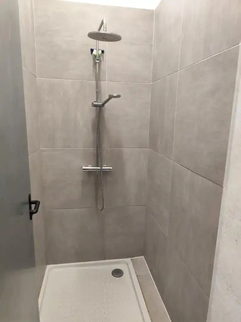 Bathroom of Flat for rent in Arona  with Air Conditioner, Private garden and Parquet flooring