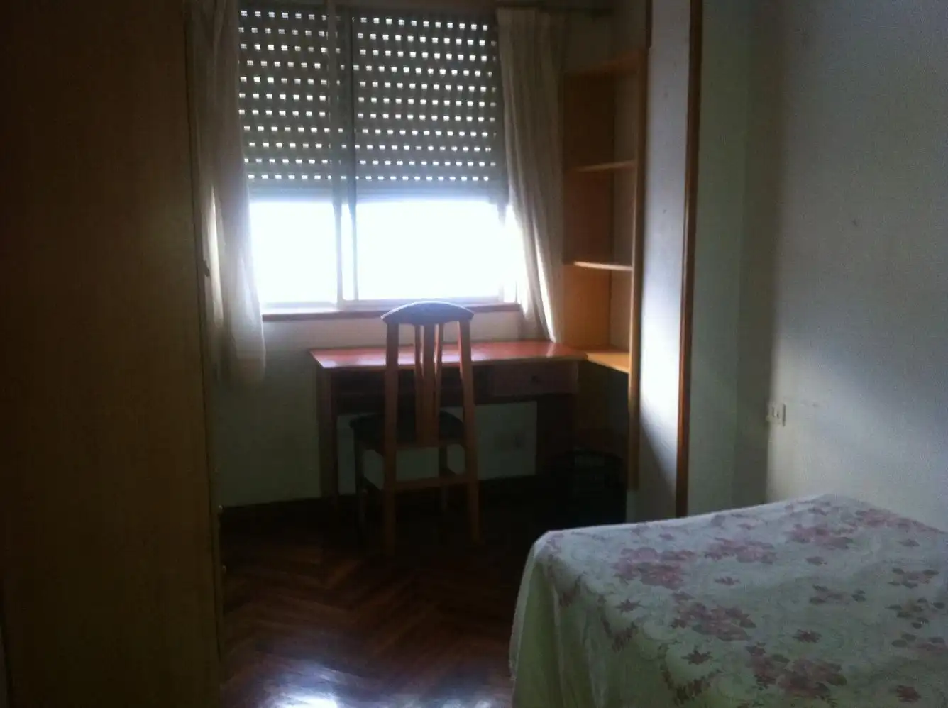 Dormitori de Pis de lloguer en Ferrol amb Calefacció, Parquet i Moblat
