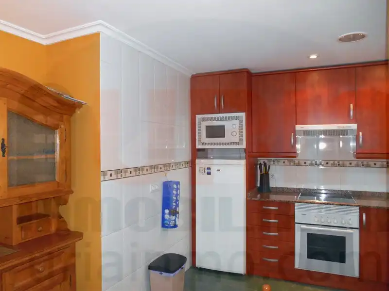 Cocina de Piso en venta en Oviedo  con Calefacción, Trastero y Amueblado
