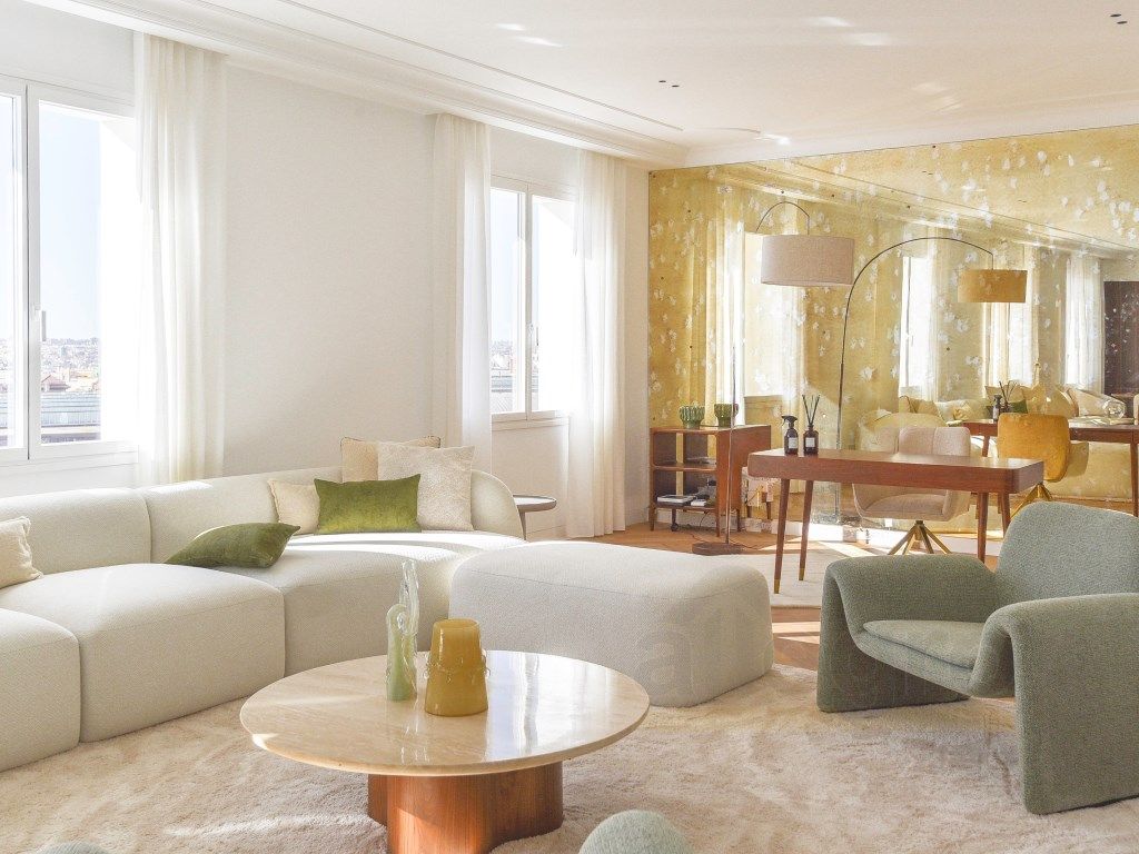 Sala d'estar de Pis en venda en  Madrid Capital amb Aire condicionat