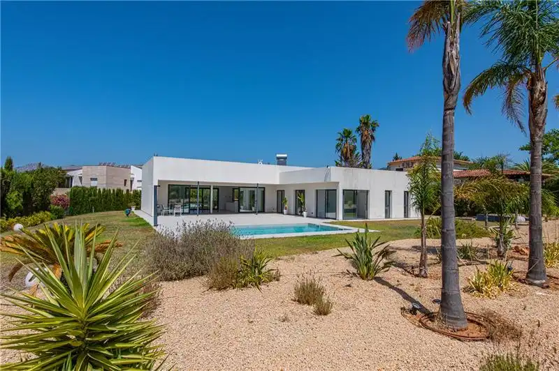 Vista exterior de Casa o xalet en venda en Marratxí amb Aire condicionat, Jardí privat i Parquet