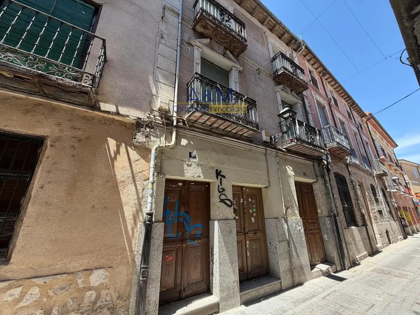 Vista exterior de Edifici en venda en Peñafiel