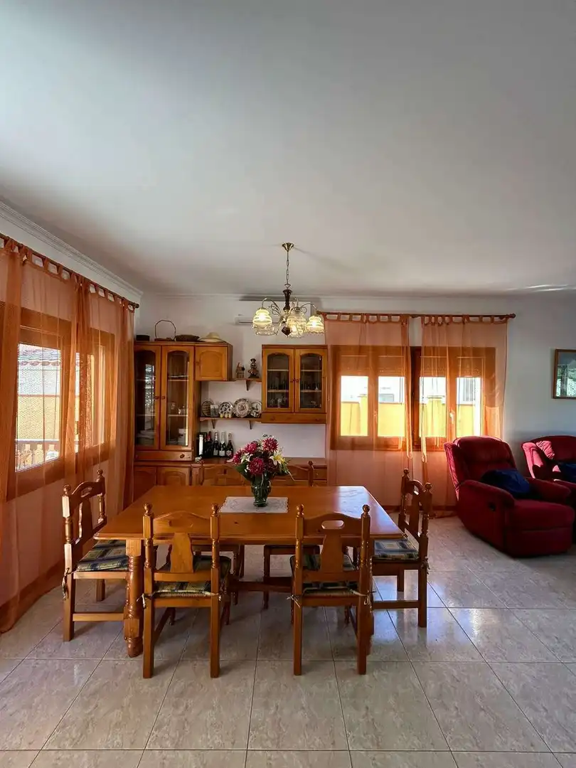 House with pool for sale in Requesens, imagen 17