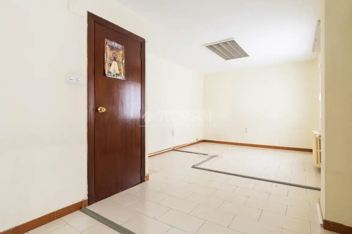 Flat for sale in Zaragoza  with Air Conditioner, Heating and Balcony