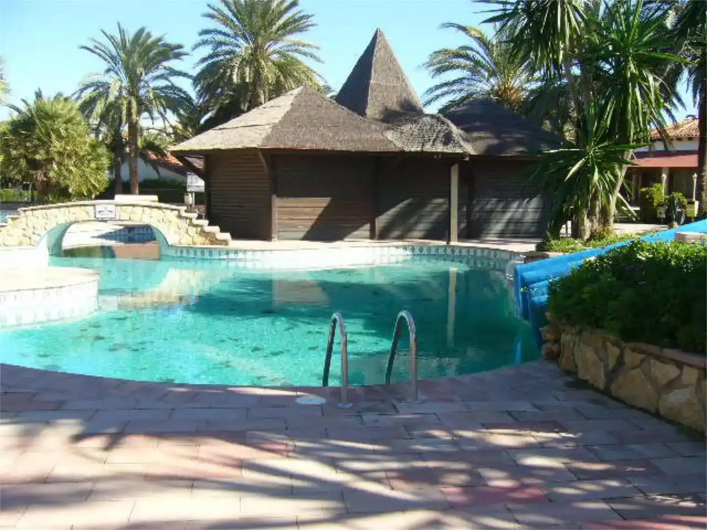 Piscina de Apartament de lloguer en Dénia amb Aire condicionat, Jardí privat i Piscina