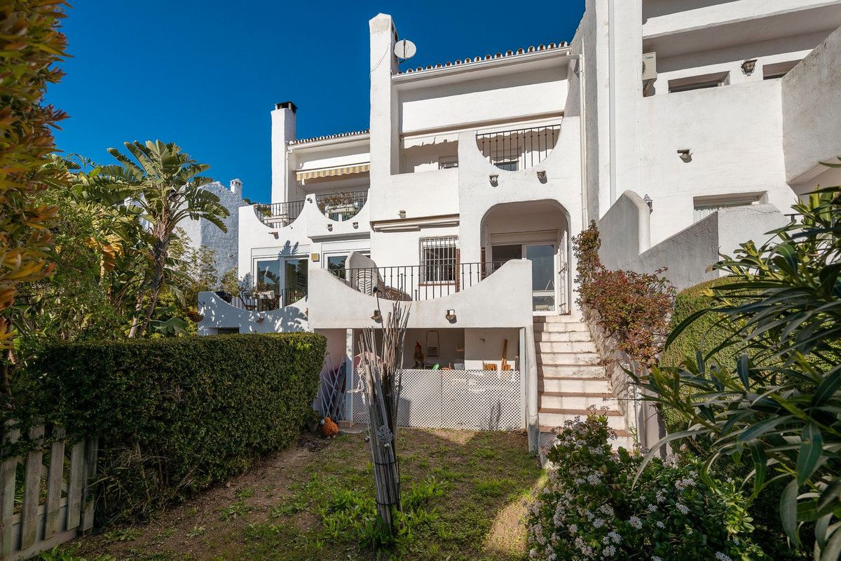 Garden of Single-family semi-detached for sale in Marbella  with Air Conditioner, Private garden and Terrace