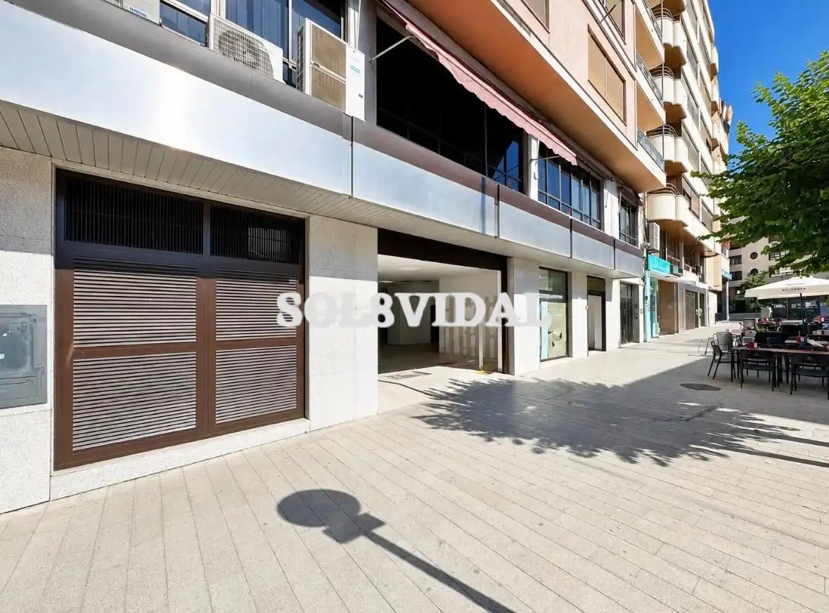 Local comercial de lloguer a Calle CALDERON DE LA BARCA, imagen 2