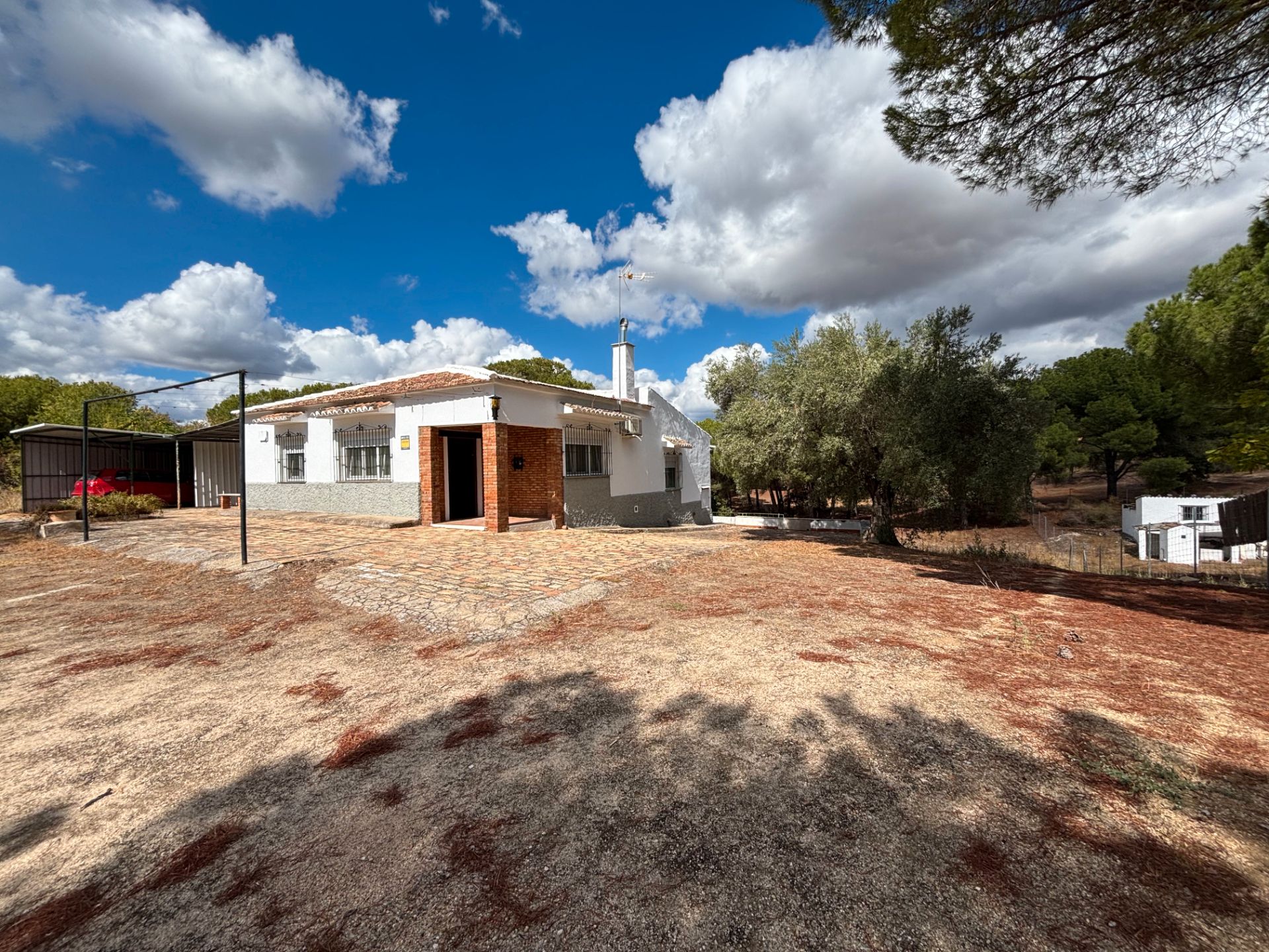 Vista exterior de Finca rústica de lloguer en Andújar amb Aire condicionat, Jardí privat i Moblat