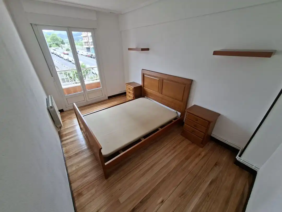 Habitación de Piso en venta en Abadiño  con Calefacción y Balcón