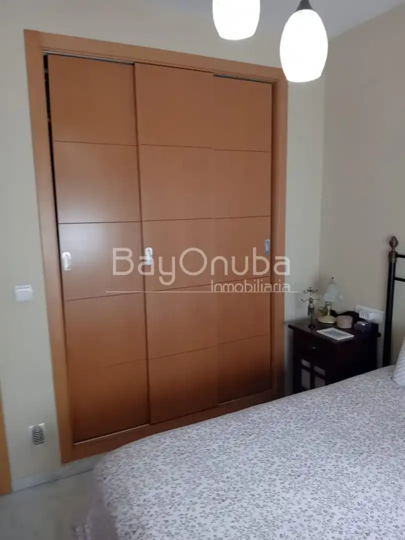 Habitación de Casa adosada en venta en Huelva con Trastero y Piscina