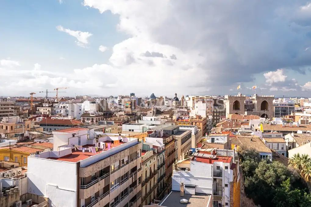 Exterior view of Flat for rent in Valencia  with Air Conditioner, Heating and Terrace