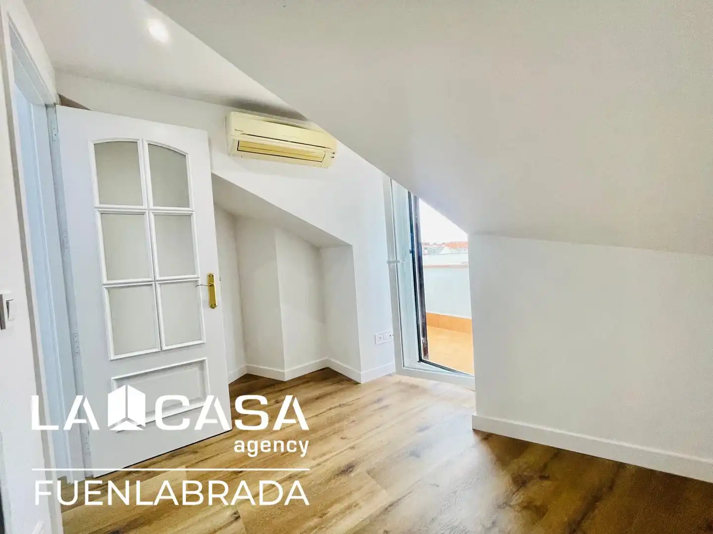 Dachboden zum Verkauf in Fuenlabrada mit Klimaanlage und Terrasse