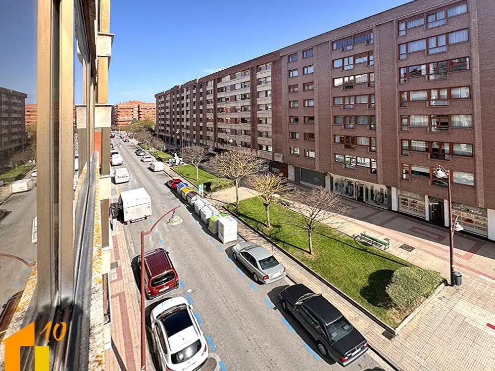 Vista exterior de Pis en venda en Burgos amb Calefacció i Traster