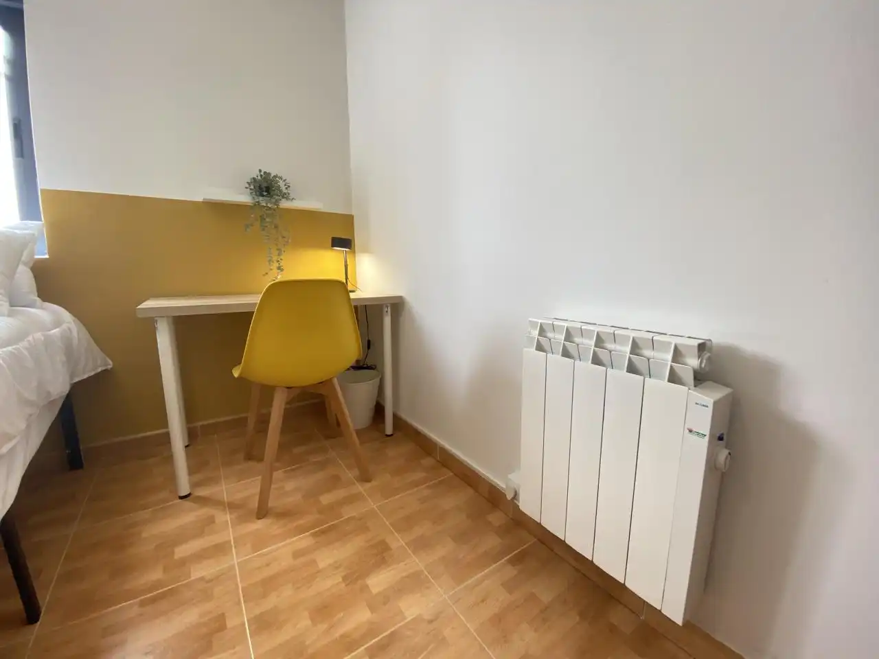 Bedroom of Flat for share in León Capital   with Furnished
