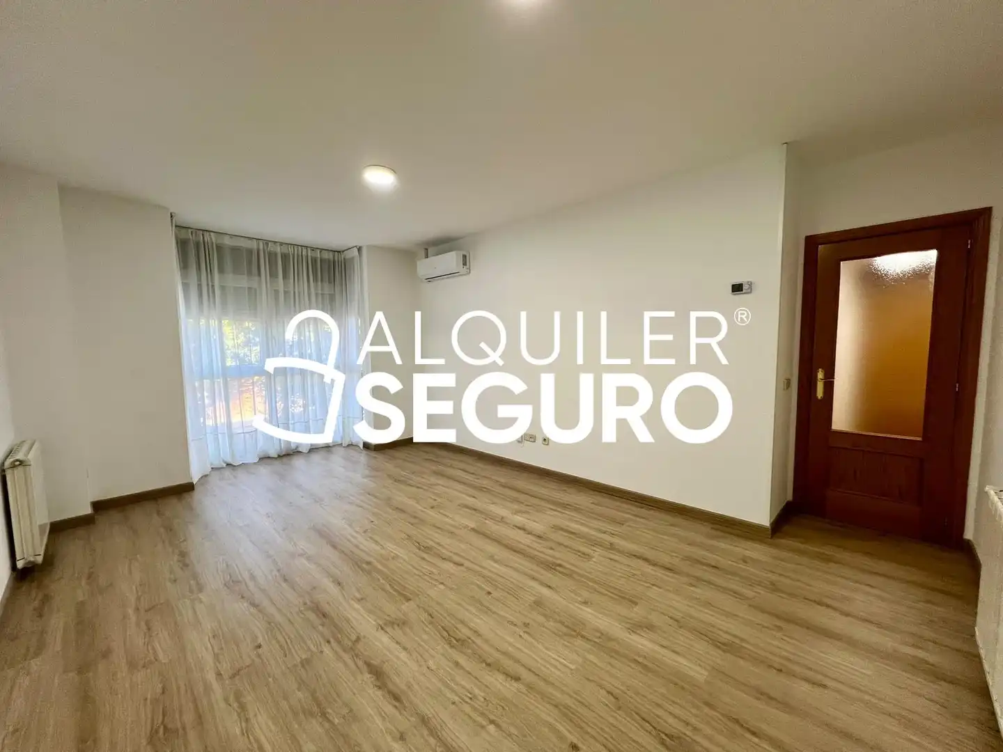 Habitación de Piso de alquiler en Madrid con Aire acondicionado, Calefacción y Piscina