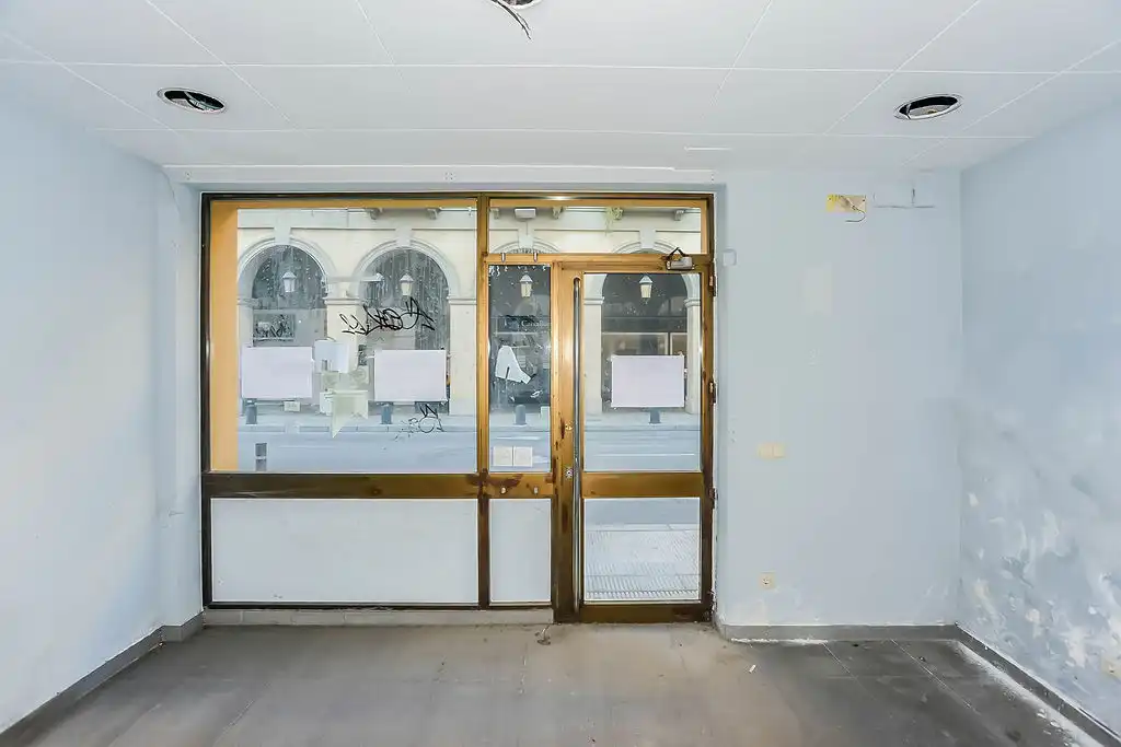 Local commercial à vendre à Av de les Voltes, imagen 8