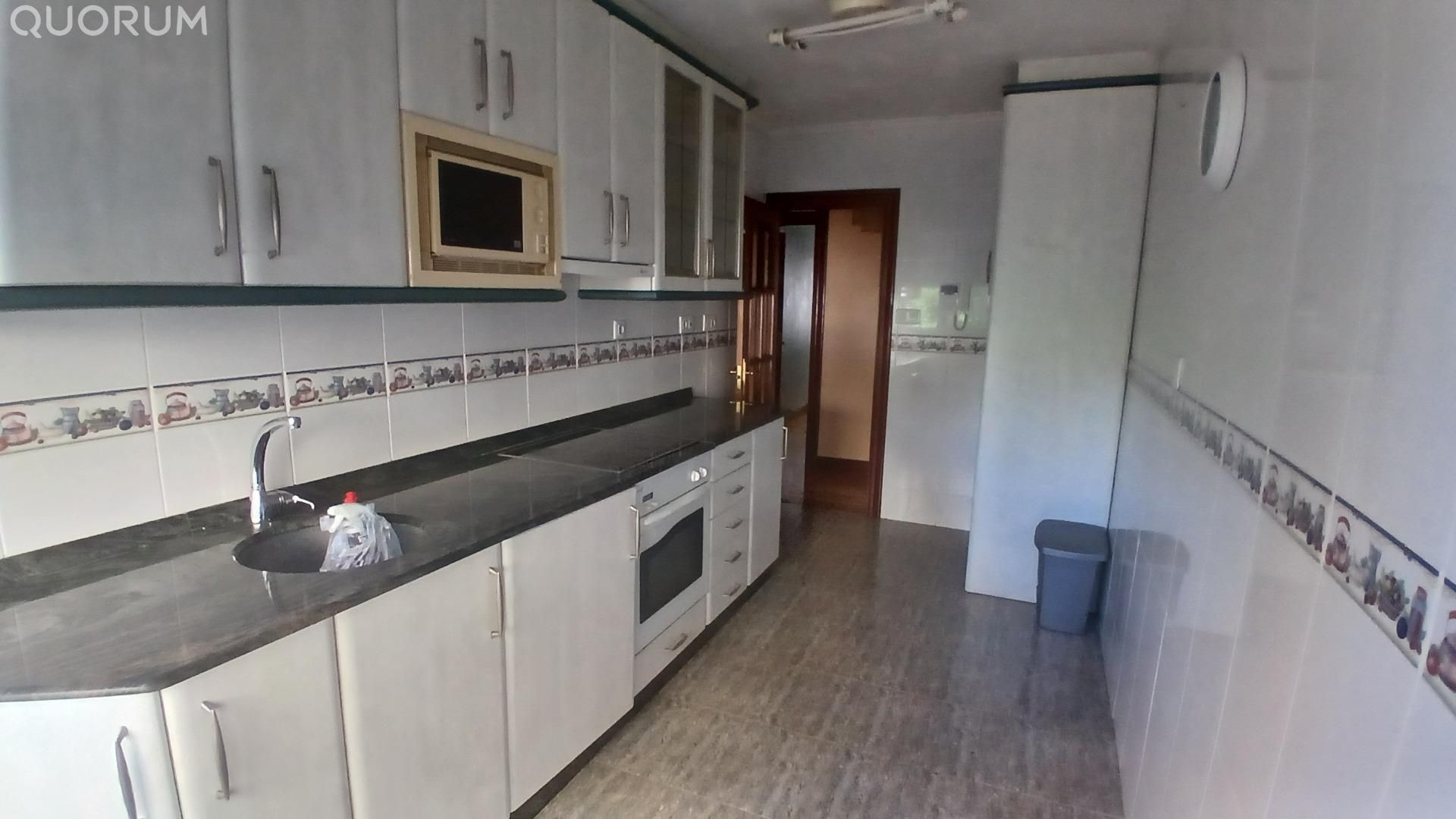 Küche von Wohnung zum verkauf in Galdakao mit Heizung, Terrasse und Abstellraum