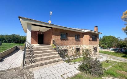 Exterior view of House or chalet for sale in Lozoyuela-Navas-Sieteiglesias  with Terrace