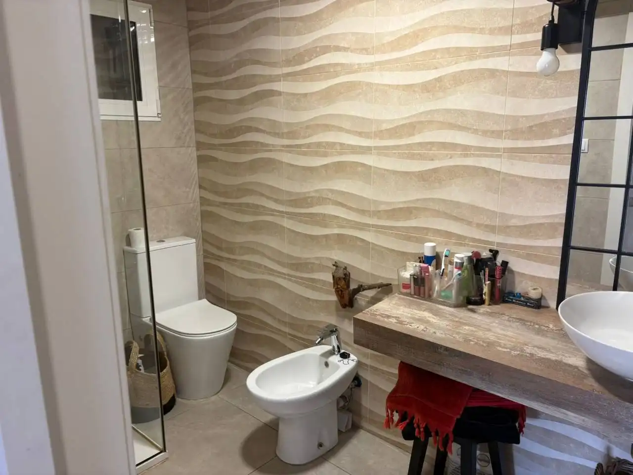 Bathroom of Flat for rent in Valencia  with Air Conditioner and Balcony