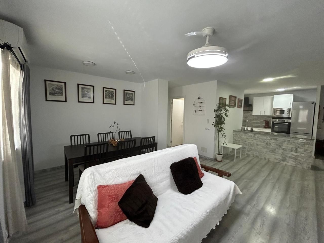 Living room of Planta baja to rent in Dos Hermanas  with Air Conditioner and Furnished