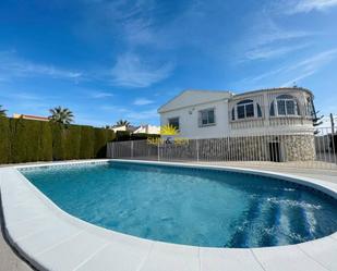 Piscina de Casa o xalet de lloguer en Torrevieja amb Aire condicionat, Calefacció i Jardí privat