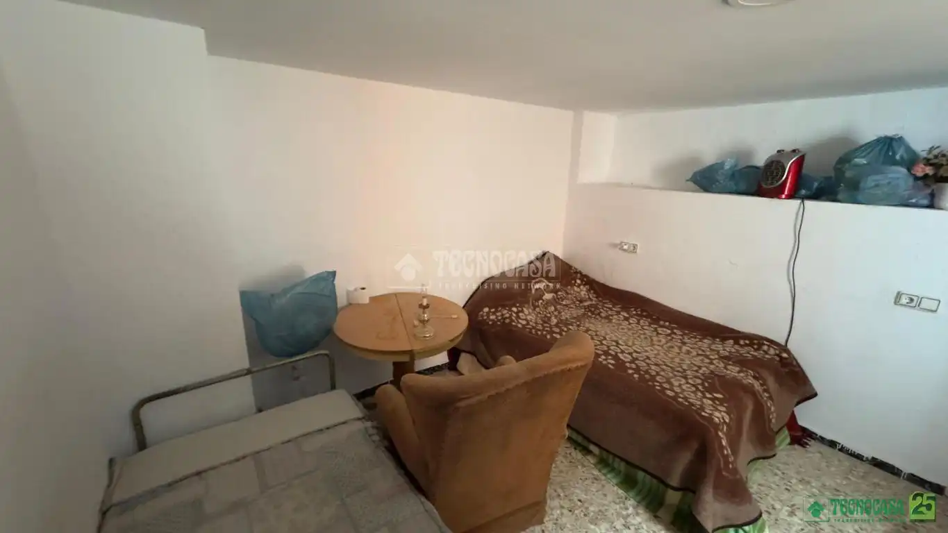 Casa adosada en venta en Puebla de Almenara con Calefacción y Amueblado