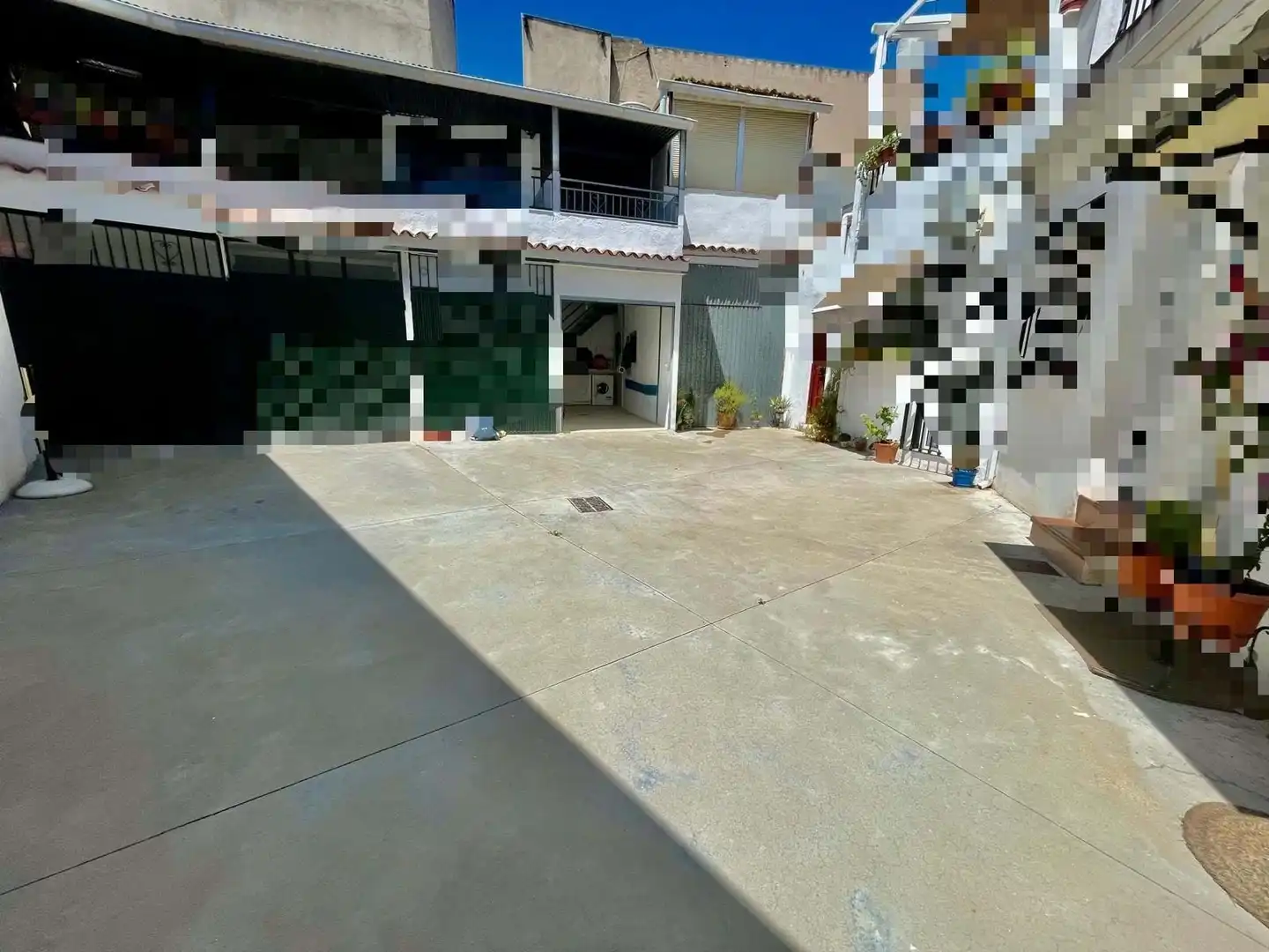 Parking of Detached homes for sale in El Carpio