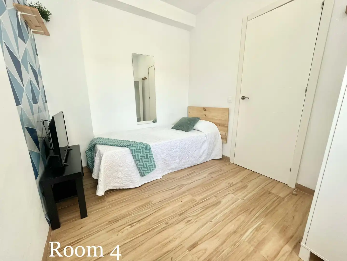 Habitación de Piso para compartir en Sevilla con Amueblado, Lavadora y TV