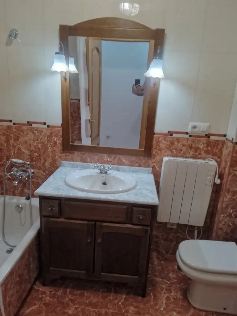 Bany de Casa o xalet de lloguer en Escalona amb Aire condicionat, Jardí privat i Terrassa